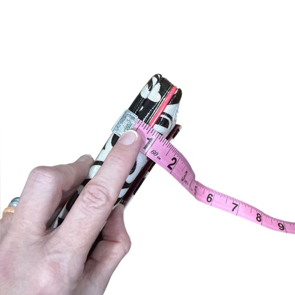 Women’s Paisley black white and pink wallet. Letter L. - Picture 15 of 16